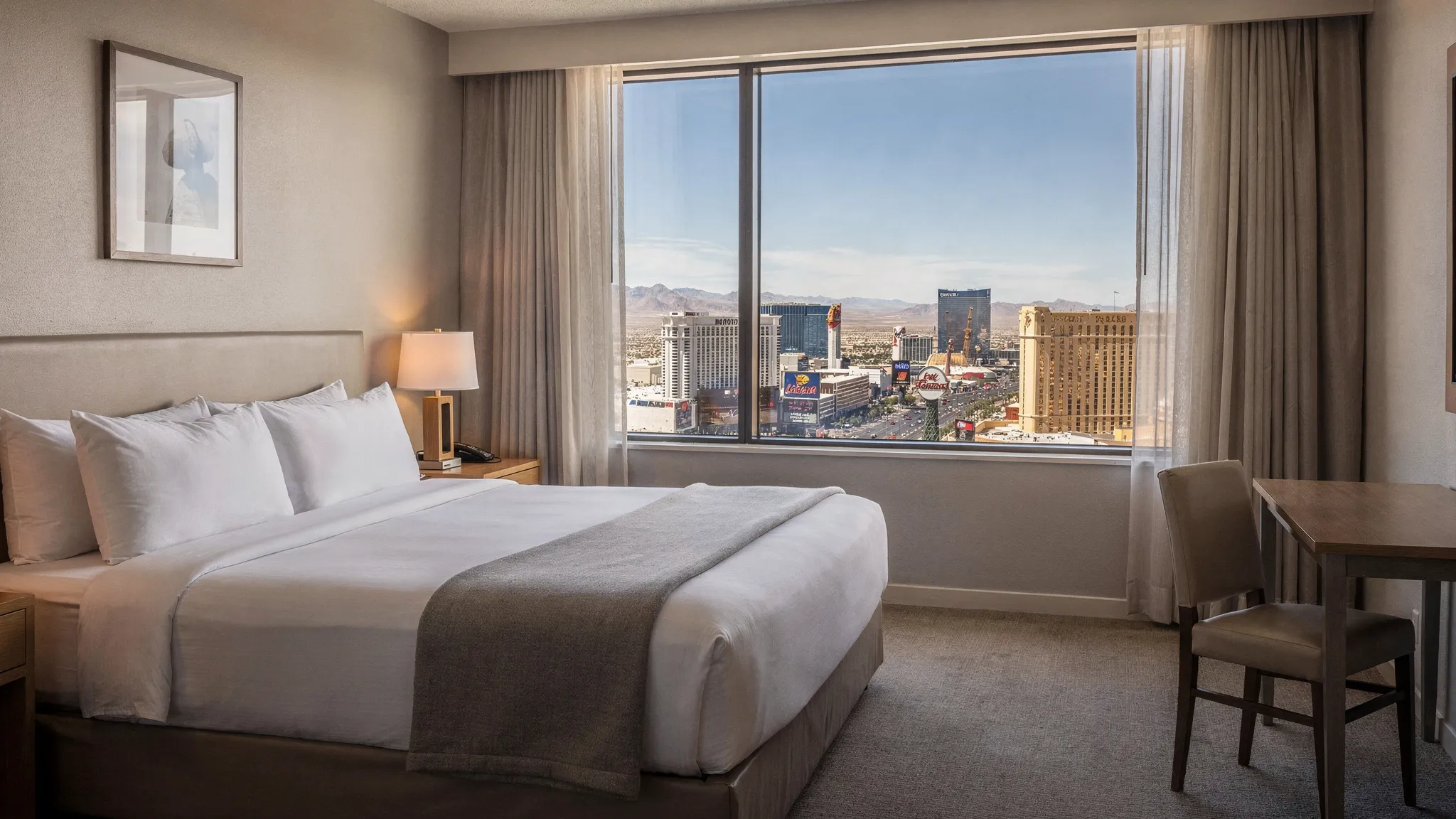 Inexpensive Vegas Hotels: A No-Gimmicks Weekend Plan