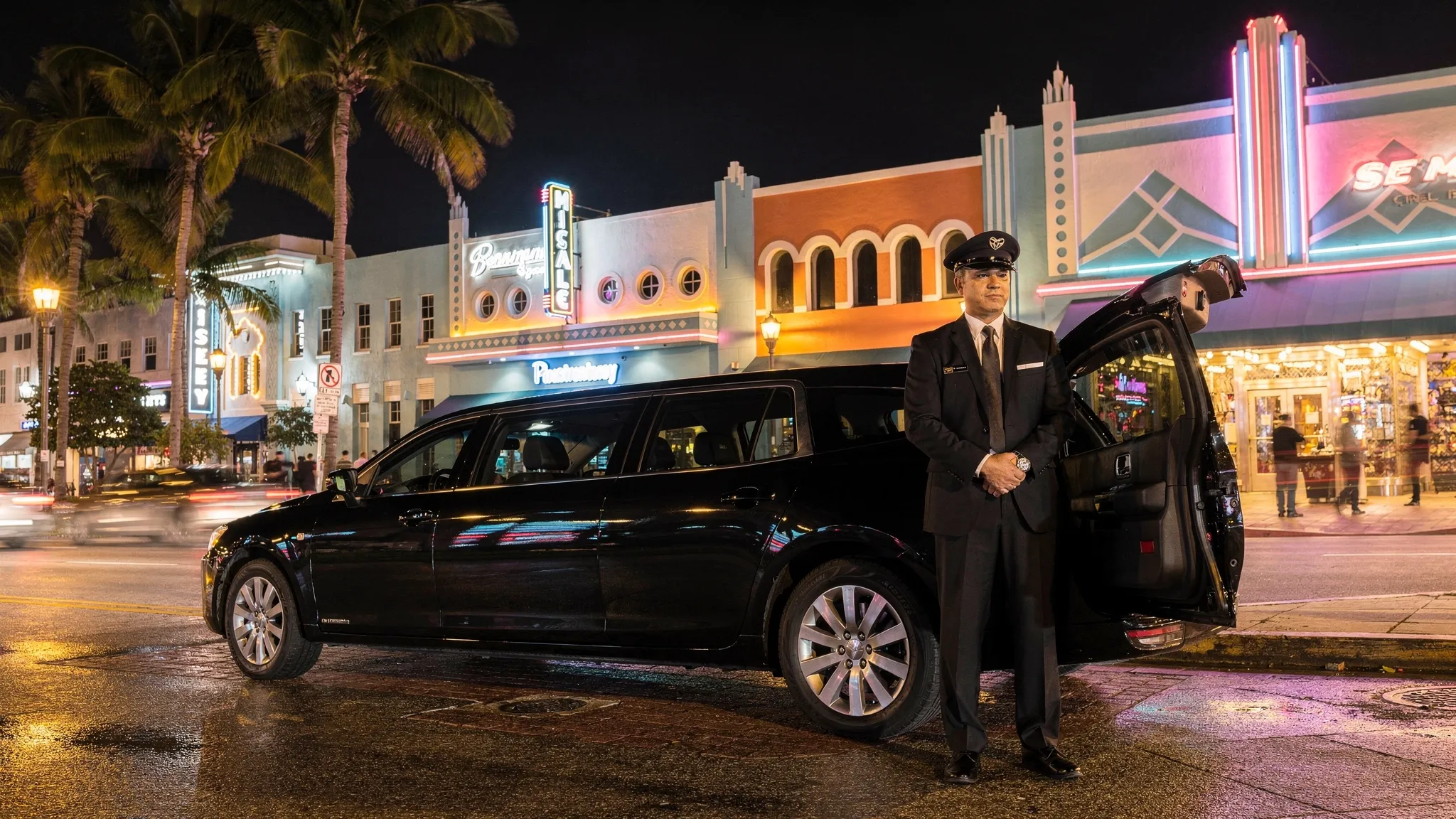 Miami Stretch Limo Service: What’s Included vs Add-Ons