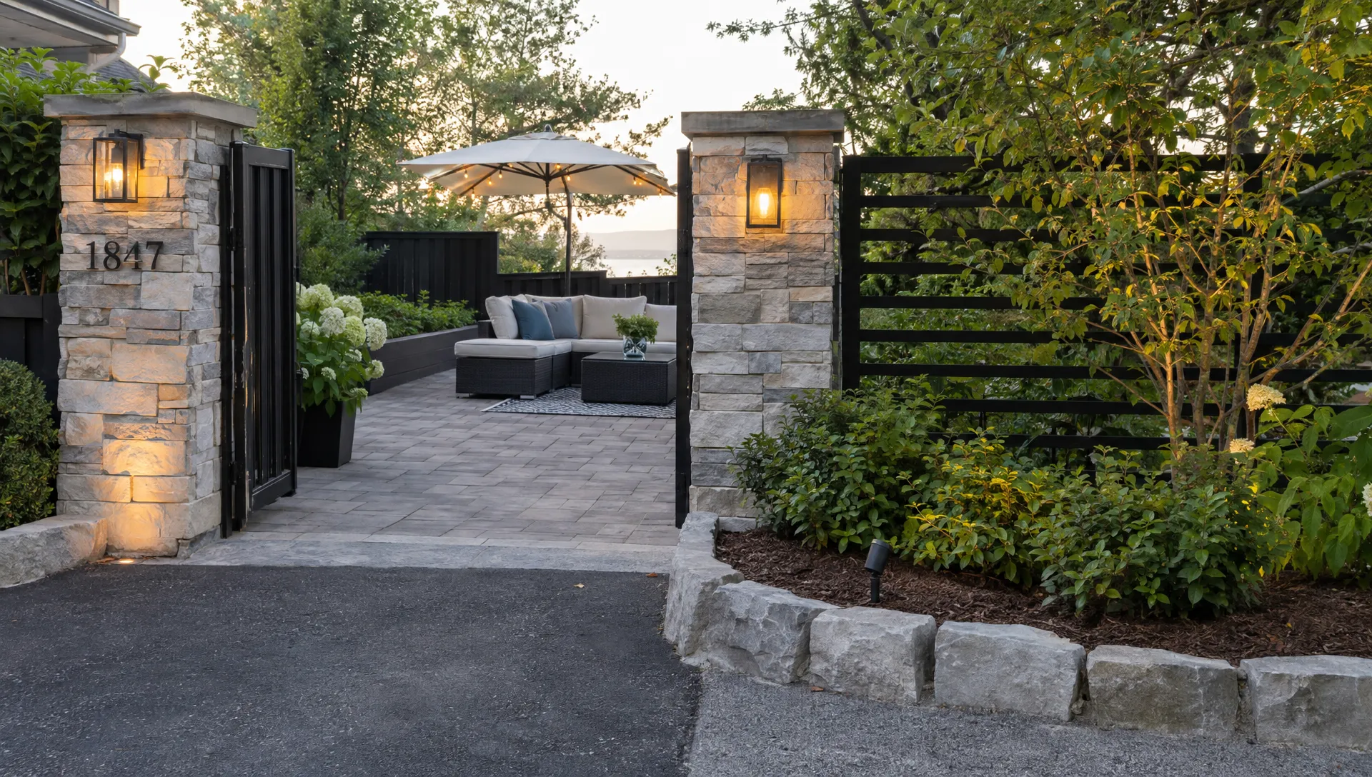 A private home's driveway, defined entrance, and enclosed seating area help travelers assess a nearby luxury vacation rental.